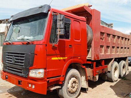 2011 Sinotruk Howo HW76, красный, 1100000 рублей, вид 5