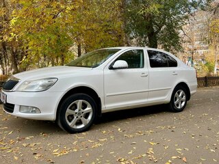 2012 Skoda Octavia II (A5) Рестайлинг, белый, 1200000 рублей, вид 2