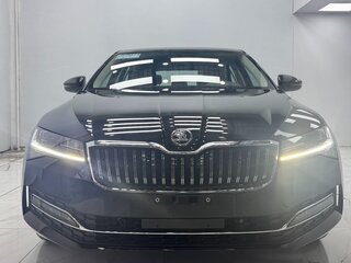 2023 Skoda Superb III Рестайлинг, чёрный, 2582000 рублей, вид 2