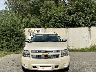 2012 Chevrolet Tahoe 6AT III, белый, 2080000 рублей, вид 1