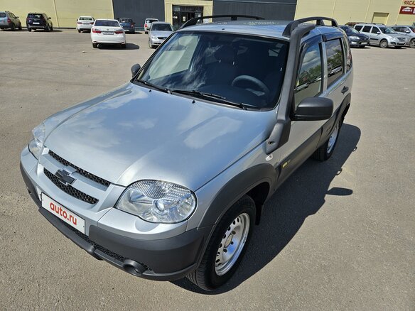 2016 Chevrolet Niva I Рестайлинг, серебристый, 755000 рублей - вид 10