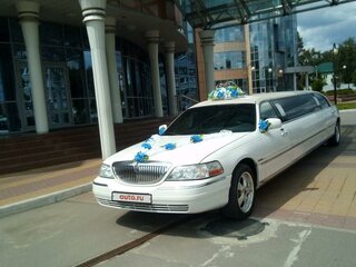 2004 Lincoln Town Car III Рестайлинг, белый, 600000 рублей, вид 1