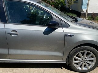 2017 Volkswagen Polo V Рестайлинг, серебристый, 1200000 рублей, вид 2