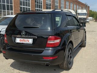 2011 Mercedes-Benz M-Класс 350 II (W164) Рестайлинг, чёрный, 1435000 рублей, вид 4
