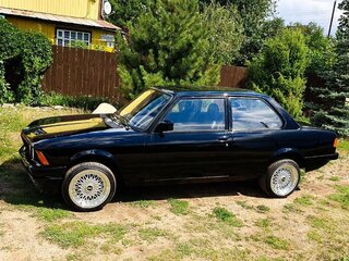 1981 BMW 3 серии 318i I (E21), чёрный, 3500000 рублей, вид 4