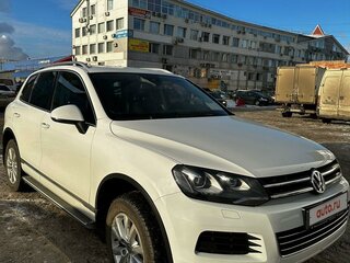 2014 Volkswagen Touareg II, белый, 3500000 рублей, вид 2