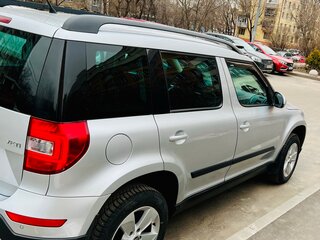 2014 Skoda Yeti I Рестайлинг, серебристый, 1150000 рублей, вид 3