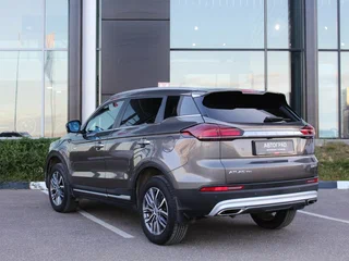 2024 Geely Atlas Pro, серый, 2120000 рублей, вид 4