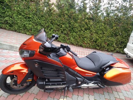 2013 Honda GL 1800 Gold Wing, оранжевый, 1500000 рублей, вид 2