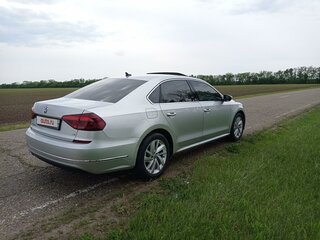 2018 Volkswagen Passat (North America and China) I Рестайлинг, серебристый, 1950000 рублей, вид 5