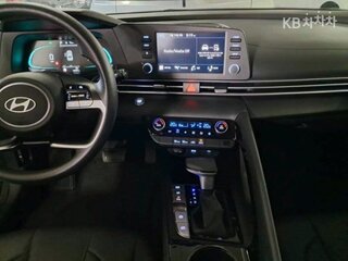 2023 Hyundai Avante VII Рестайлинг, серый, 1800000 рублей, вид 4