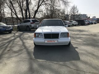 1993 Mercedes-Benz W124 220, белый, 500000 рублей, вид 2