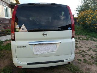 2007 Nissan Serena III (C25), белый, 850000 рублей, вид 4
