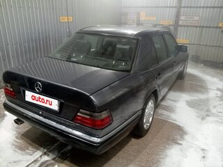 1993 Mercedes-Benz E-Класс 220 I (W124), серый, 680000 рублей, вид 5