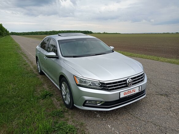 2018 Volkswagen Passat (North America and China) I Рестайлинг, серебристый, 1950000 рублей - вид 2