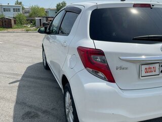2016 Toyota Vitz III (XP130) Рестайлинг, белый, 1100000 рублей, вид 5