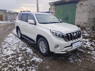 2015 Toyota Land Cruiser Prado 150 Series Рестайлинг 1, белый, 3450000 рублей, вид 2