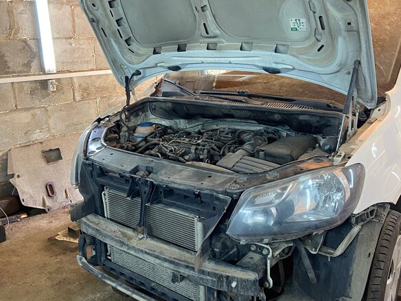 2011 Volkswagen Caddy, белый, 1000000 рублей - вид 15