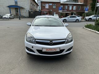 2008 Opel Astra GTC H Рестайлинг, белый, 700000 рублей, вид 2