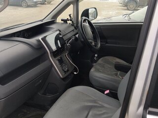 2008 Toyota Noah II (R70), серый, 1300000 рублей, вид 4