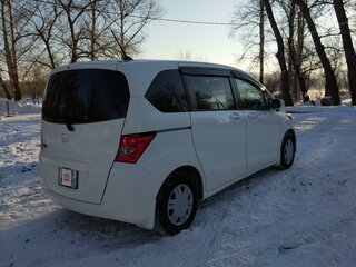 2010 Honda Freed I, белый, 1190000 рублей, вид 5