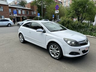 2008 Opel Astra GTC H Рестайлинг, белый, 700000 рублей, вид 3
