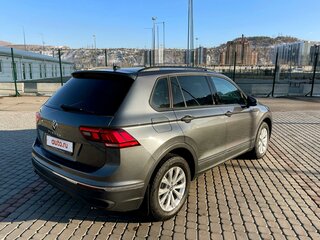 2021 Volkswagen Tiguan II Рестайлинг, серый, 1930000 рублей, вид 5