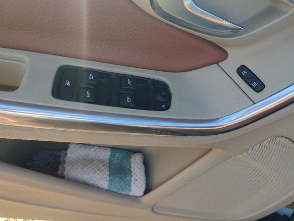 2011 Volvo S60 II, чёрный, 800000 рублей - вид 9