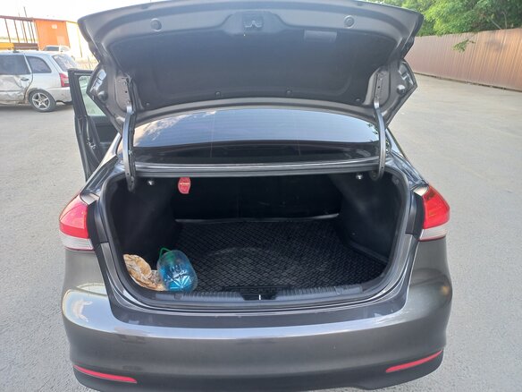 2019 Kia Cerato III Рестайлинг (Classic), серый, 1850000 рублей - вид 6