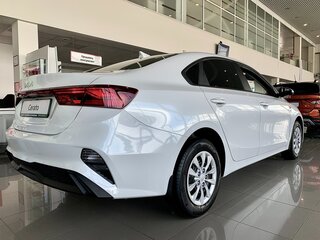 2025 Kia Cerato IV Рестайлинг, белый, 3264900 рублей, вид 3