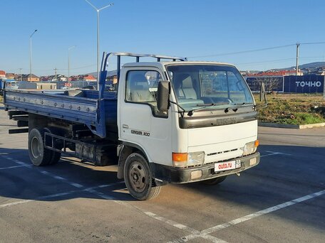 1995 Nissan Condor, белый, 1400000 рублей, вид 1