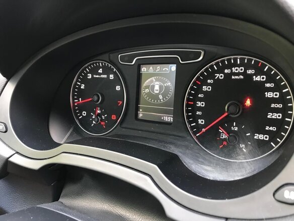 2011 Audi Q3 I (8U), белый - вид 15