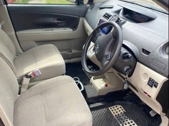 2009 Toyota Passo Sette, чёрный, 810000 рублей - вид 9
