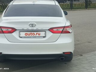 2018 Toyota Camry VIII (XV70), белый, 3350000 рублей, вид 4