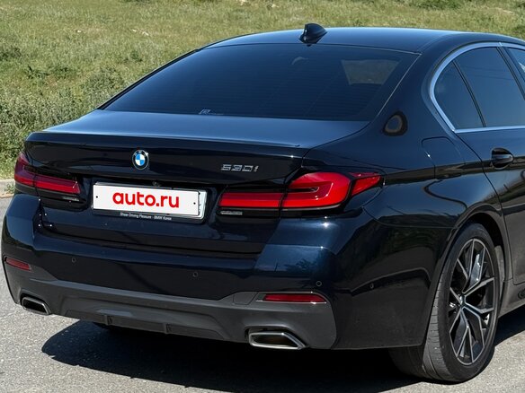 2022 BMW 5 серии 530i VII (G30/G31/G38) Рестайлинг, синий, 5600000 рублей - вид 4
