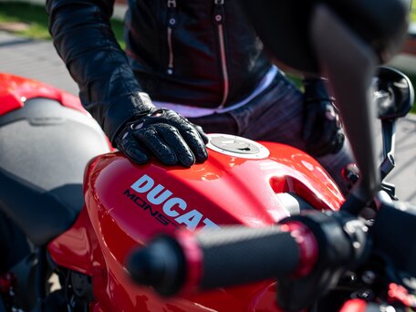 2014 Ducati Monster 821, красный, 780000 рублей, вид 5