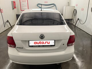 2015 Volkswagen Polo V, белый, 820000 рублей, вид 2