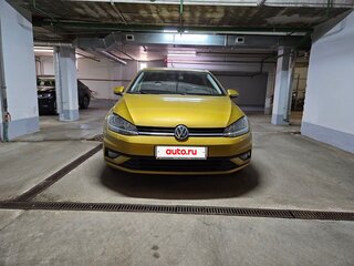 2018 Volkswagen Golf VII Рестайлинг, золотистый, 2000000 рублей, вид 3