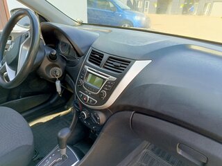 2012 Hyundai Solaris I, серый, 690000 рублей, вид 3