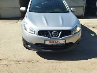 2013 Nissan Qashqai I Рестайлинг, серебристый, 1350000 рублей, вид 1