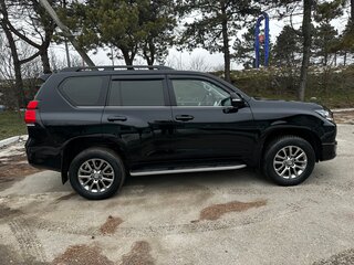 2017 Toyota Land Cruiser Prado 150 Series Рестайлинг 2, чёрный, 5100000 рублей, вид 5