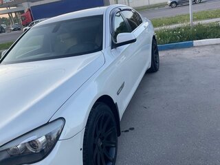2009 BMW 7 серии Long 740Li V (F01/F02/F04), белый, 1200000 рублей, вид 1