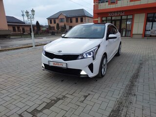 2021 Kia Rio IV Рестайлинг, белый, 1590000 рублей, вид 2