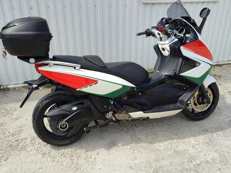 2015 Gilera GP800, белый, 660000 рублей, вид 1