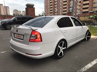 2011 Skoda Octavia RS II Рестайлинг, белый, 1050000 рублей, вид 5