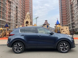 2019 Kia Sportage IV Рестайлинг, синий, 2600000 рублей, вид 4