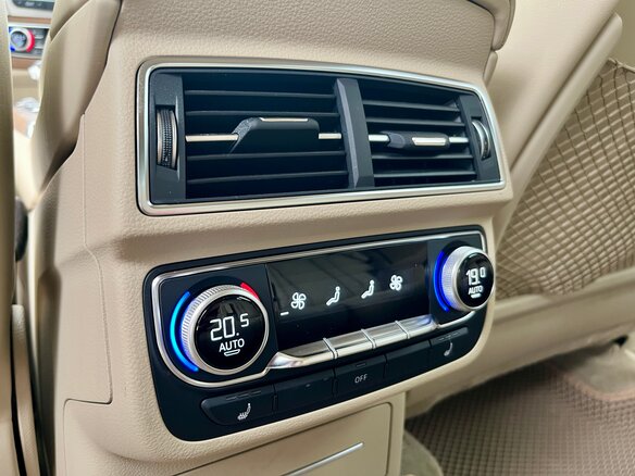 2017 Audi Q7 II (4M), бежевый, 6000000 рублей - вид 12