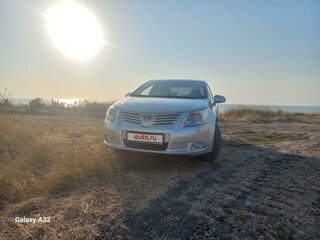 2010 Toyota Avensis III, серебристый, 970000 рублей, вид 2