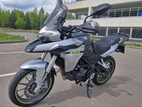 2024 Benelli TRK 251, серебристый, 340000 рублей, вид 4