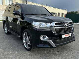 2018 Toyota Land Cruiser 200 Series Рестайлинг 2, чёрный, 8550000 рублей, вид 4